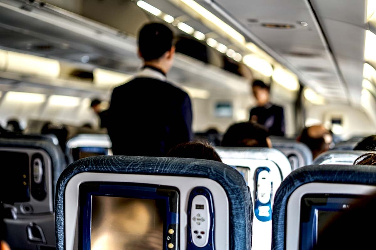 モバイルバッテリー「機内持ち込み」に潜む出火リスク！ 中国大手49万台リコールと「幹部逃亡」、暴かれた制度の限界とは