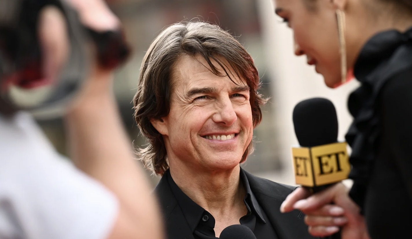 トム・クルーズ、自分を「ろくでなし」と罵った超有名バンドのコンサートを楽しむ（ハフポスト日本版）