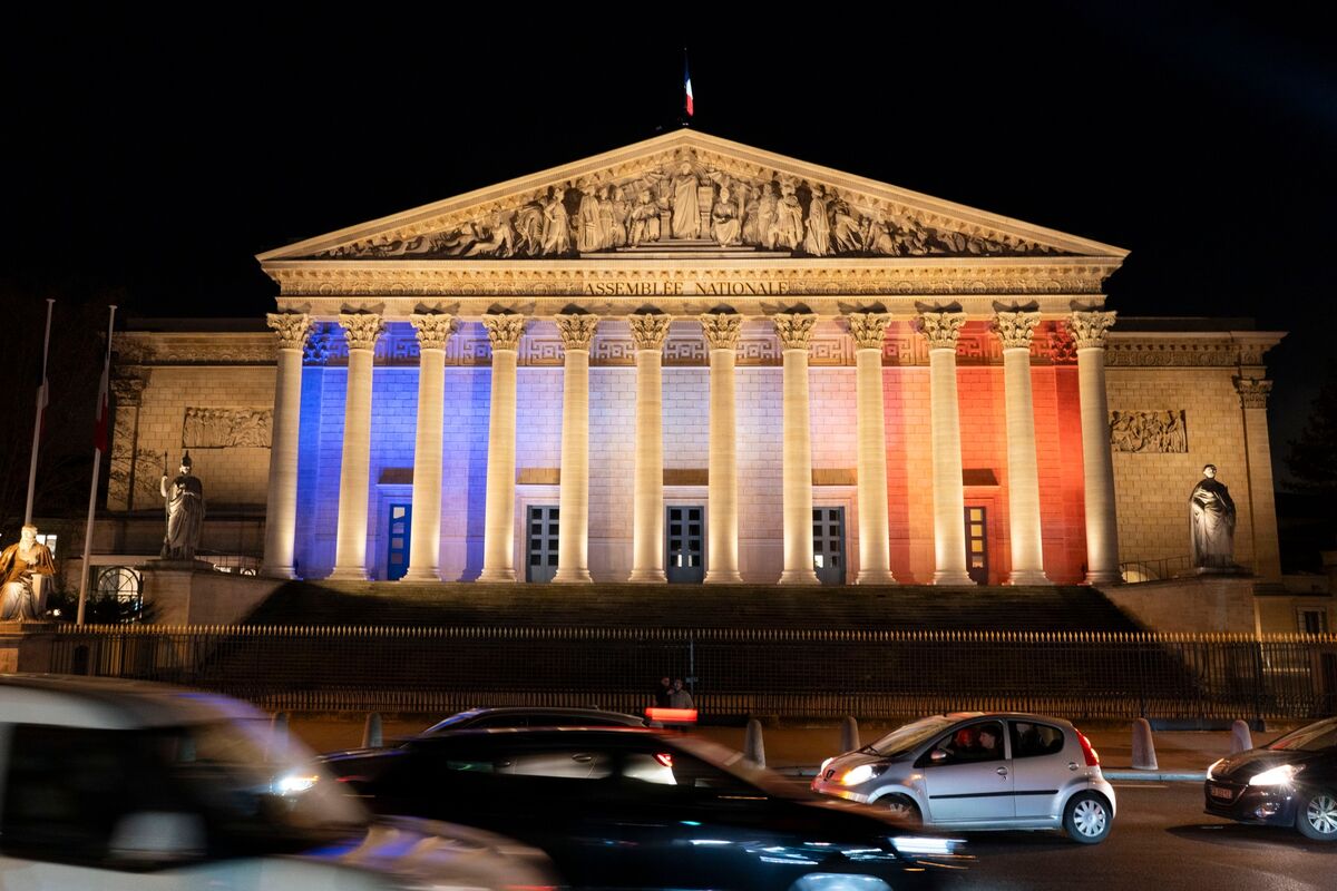 フランス内閣が９月にも総辞職の恐れ、信任投票実施へ－仏資産に売り