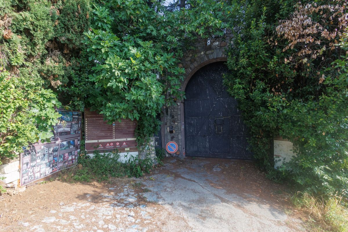偽物の「ギリシャ円形劇場」で観光客だます、男に禁錮刑 イタリア