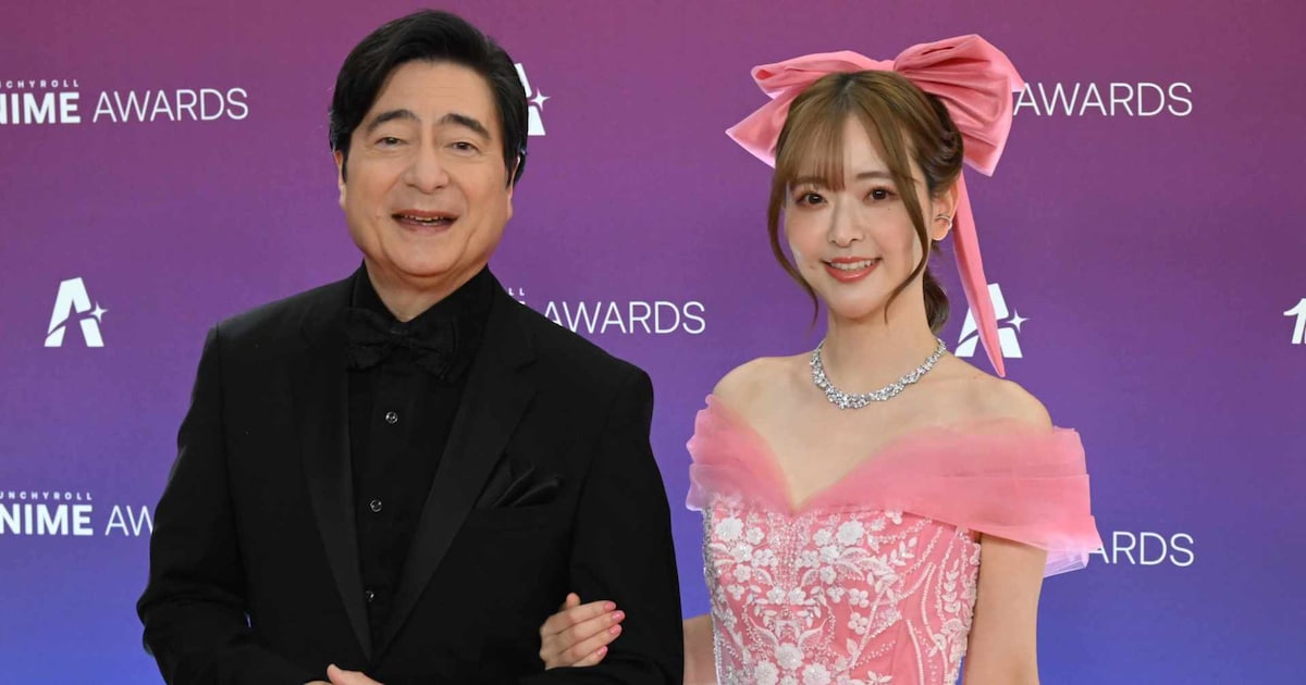 「クランチロール・アニメアワード」高橋洋子がメタリックにドレスアップ、福西勝也は“8”ポーズ（イベントレポート / 写真47枚）