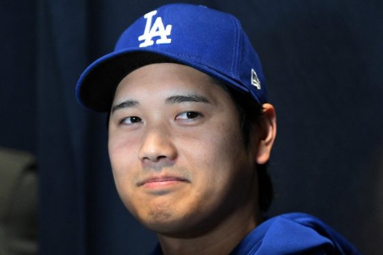 大谷翔平が"唯一"放った英語 絶妙返しに米司会者も笑顔…明かしたデコピンの行動
