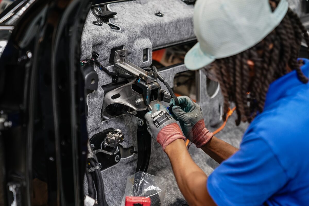 米ISM製造業景況指数、4カ月ぶりの大幅縮小－新規受注が落ち込む