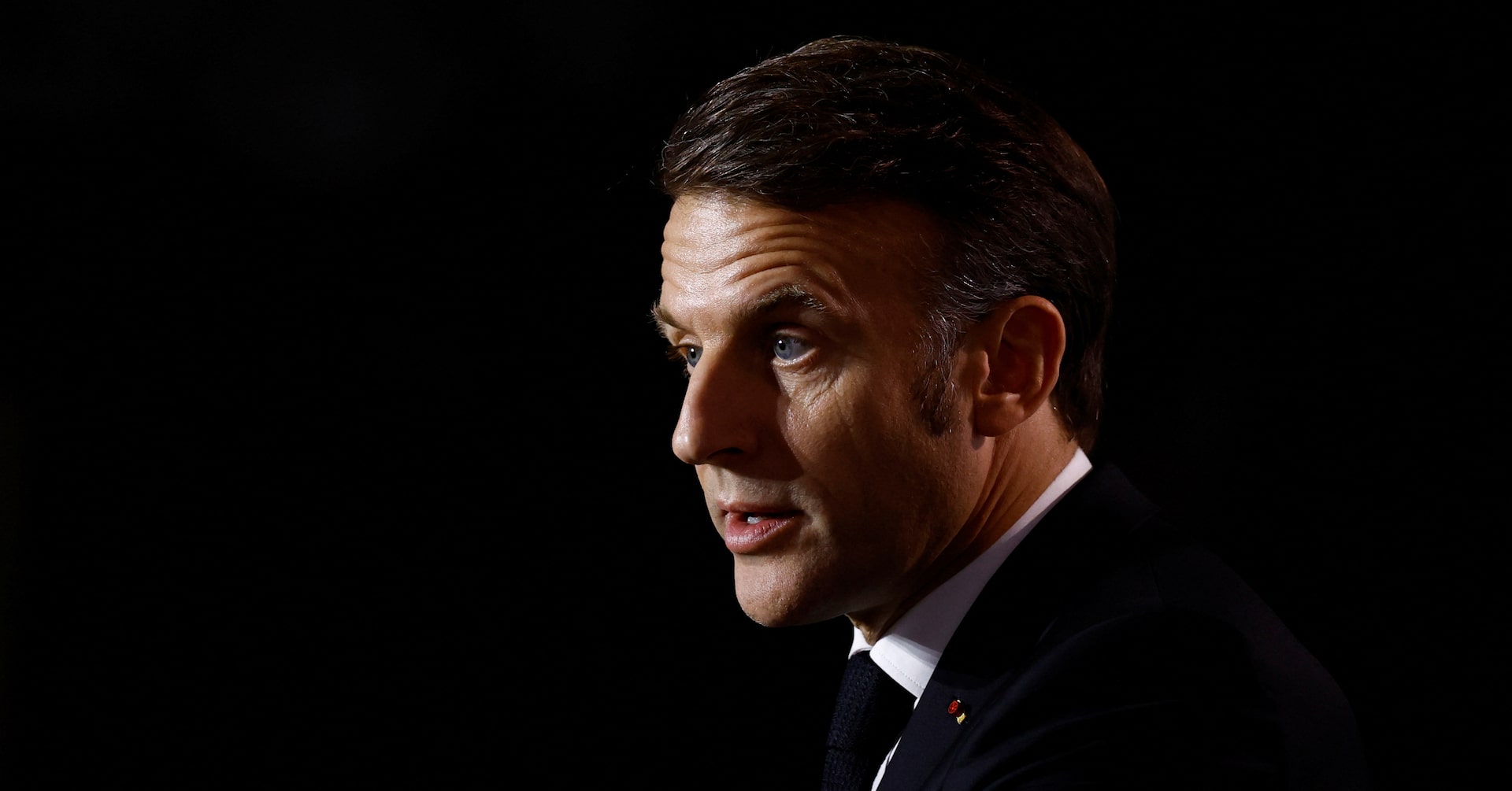 アングル：マクロン氏、秋風のセーヌ河畔に孤影 辞任か解散か狭まる選択肢