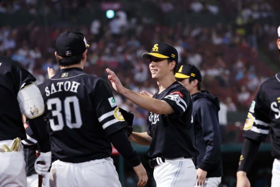 大関友久を絶賛「4回から完璧」 優勝M2も「明日勝つこと」…小久保監督のコメント