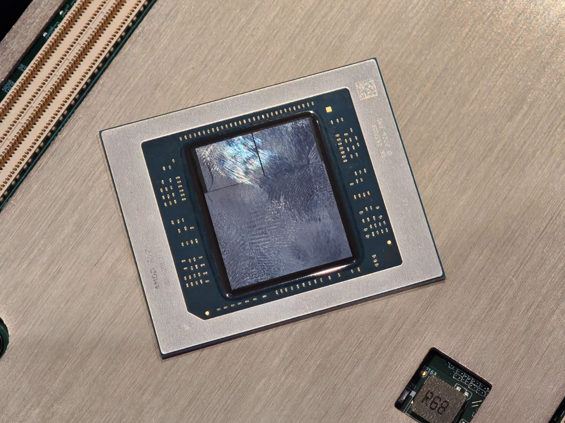 AMD、フィジカルAI用SoC「Ryzen AI Embedded X100」と開発ボード「Kria」