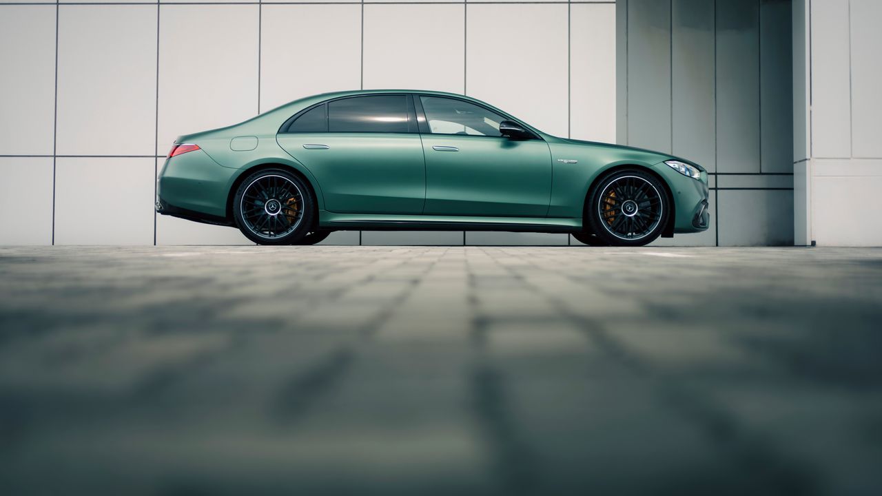 価格も存在感も弩級──新型メルセデスAMG S63 E PERFORMANCE試乗記