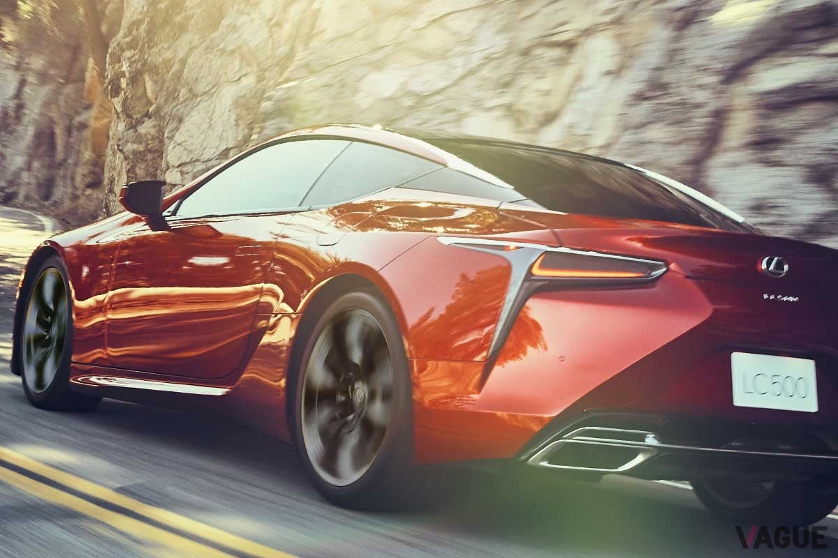 極上の走り味はさらなる高みへ 深化したレクサスのフラッグシップクーペ改良新型「LC」登場 販売店へ寄せられる反響は