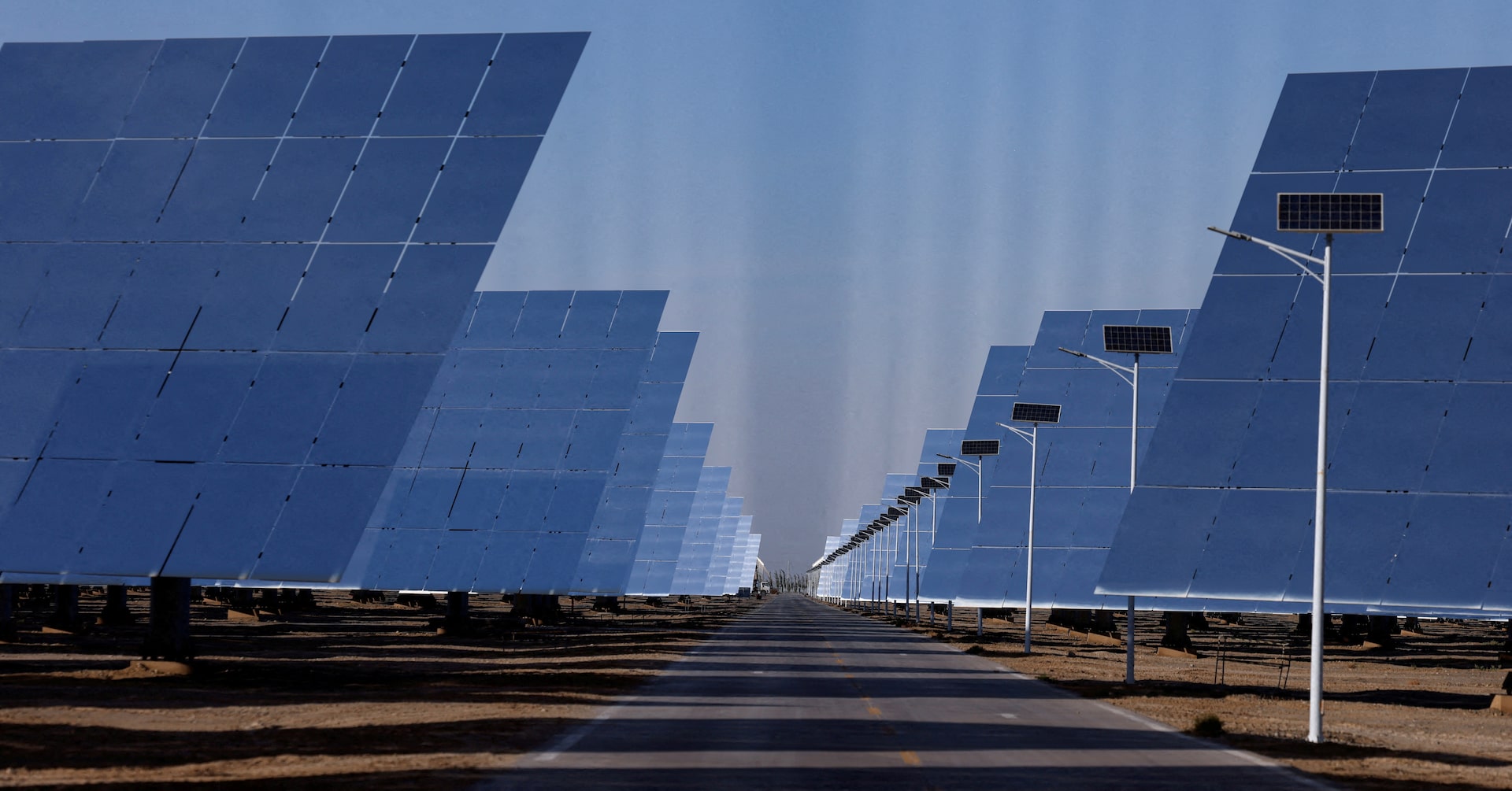 コラム：世界最大の温室効果ガス排出国の中国、クリーン発電が化石燃料を逆転