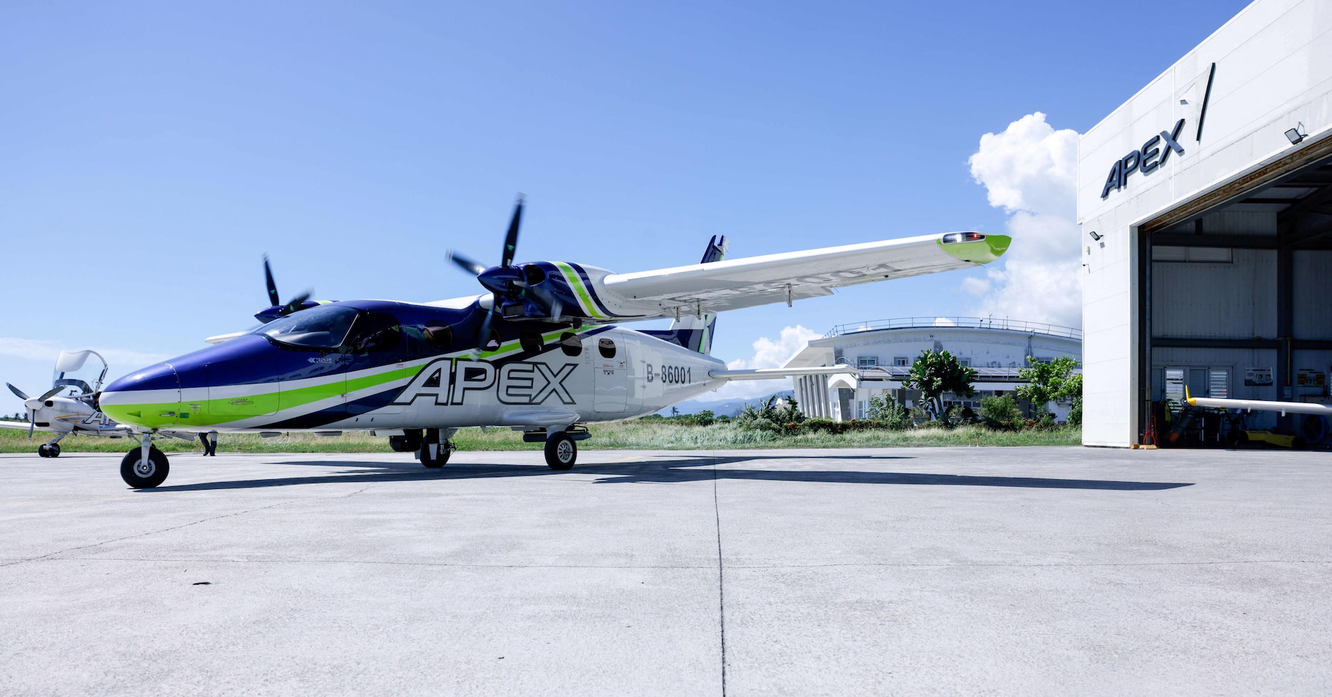 アングル：軽飛行機で中国軍艦のデータ収集、台湾企業が安保で官民連携目指す