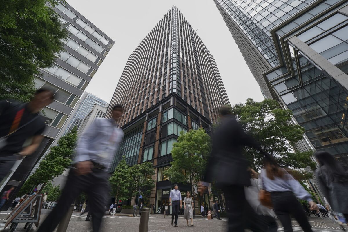 富国生命、国債購入枠を6100億円に上方修正－金利上昇でさらに増額も