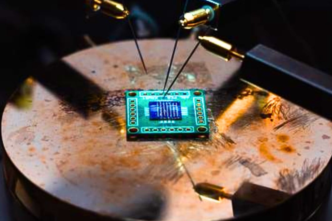 ムーアの法則を越える「立体積層チップ」が登場