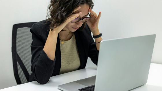 インドの女性労働者がAIトレーニングのために暴力や性的虐待コンテンツを大量に視聴させられている