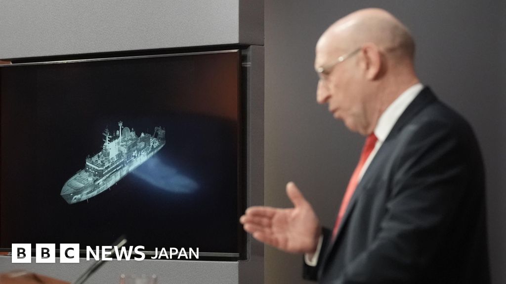 ロシアのスパイ船が英軍機にレーザー照射、英国防相は「軍事的選択肢」も準備ととヒーリー国防相