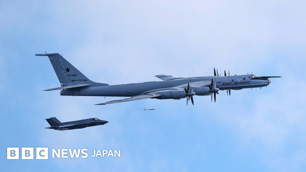 ロシア機が英空母に「繰り返し接近」、英戦闘機が緊急発進し対応 ノルウェー海