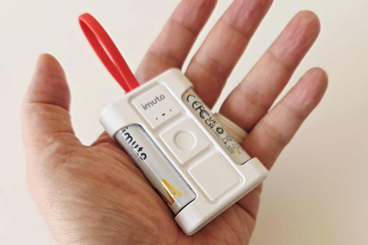 ASCII.jp：「スマホが充電できる」と錯覚してimutoの単3型“緊急電源”を脊髄反射衝動買い (1