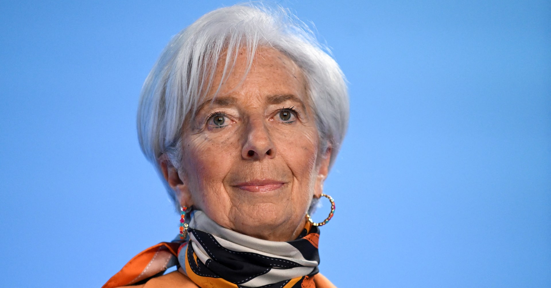 ユーロ、ドル代替の「現実的な選択肢」 金融・安保強化で＝ＥＣＢ総裁