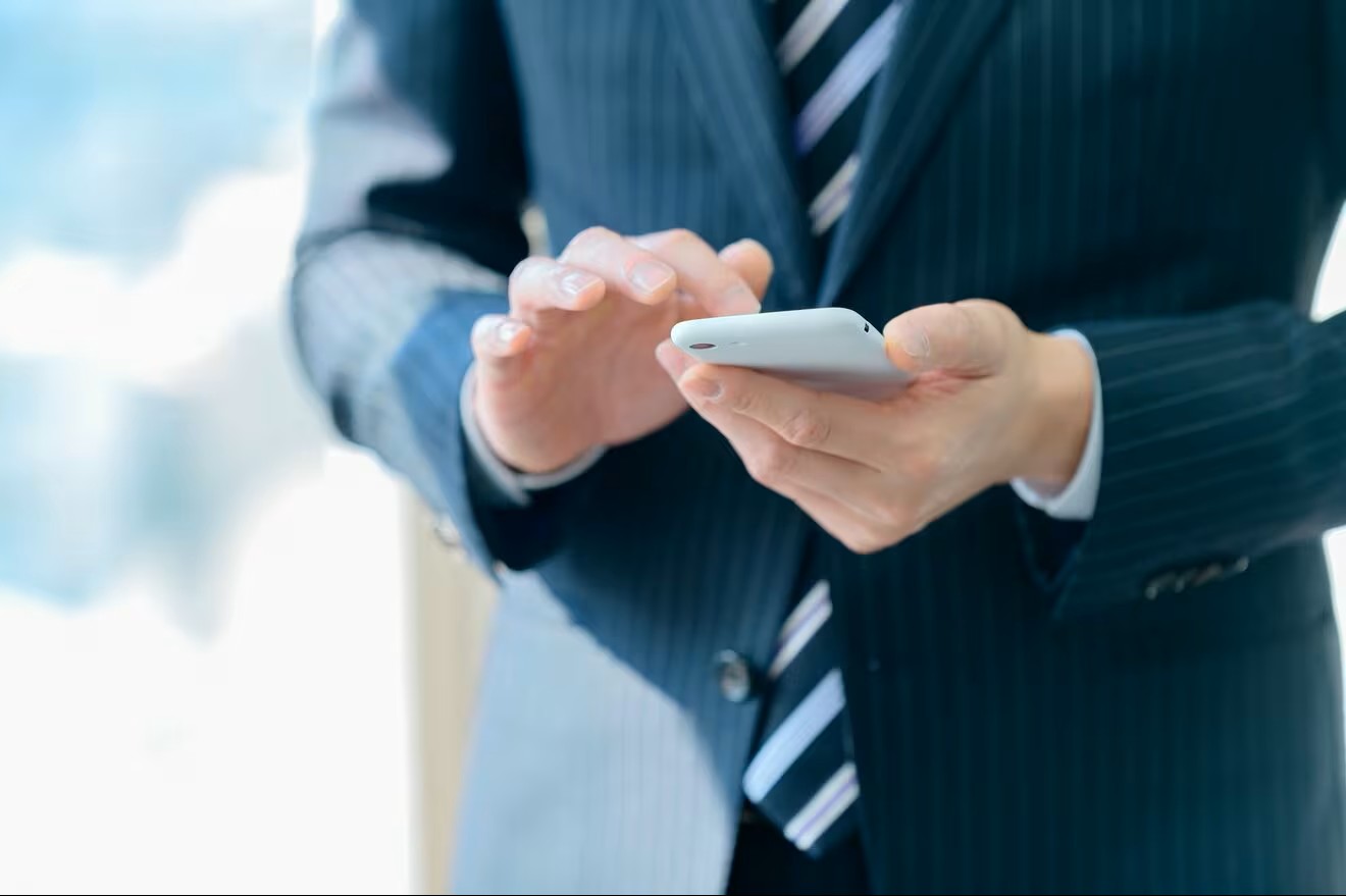 「遺産は半分ずつ」の約束がぶち壊しに…亡くなった父のスマホに保存されていた「遺言動画」の仰天内容（Finasee）