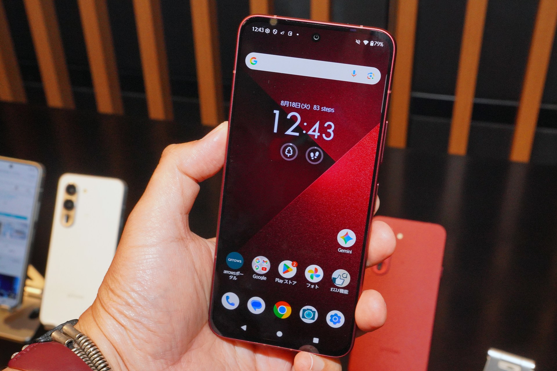手が届くハイエンド「arrows Alpha2」発売、10万円以下を死守したFCNT執念のコストカット