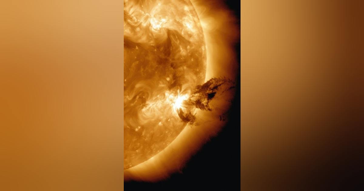 太陽の磁場が奇妙な振る舞い、原因不明 「中年の危機」説も