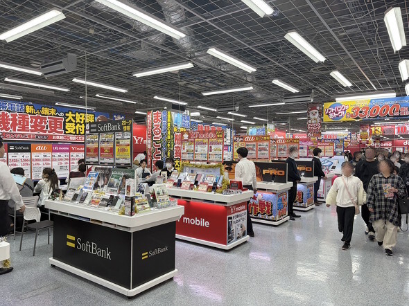 「iPhoneのシェアの高いスマホ市場」に異変!? ショップ店員に聞く「Androidスマホ人気」の実情