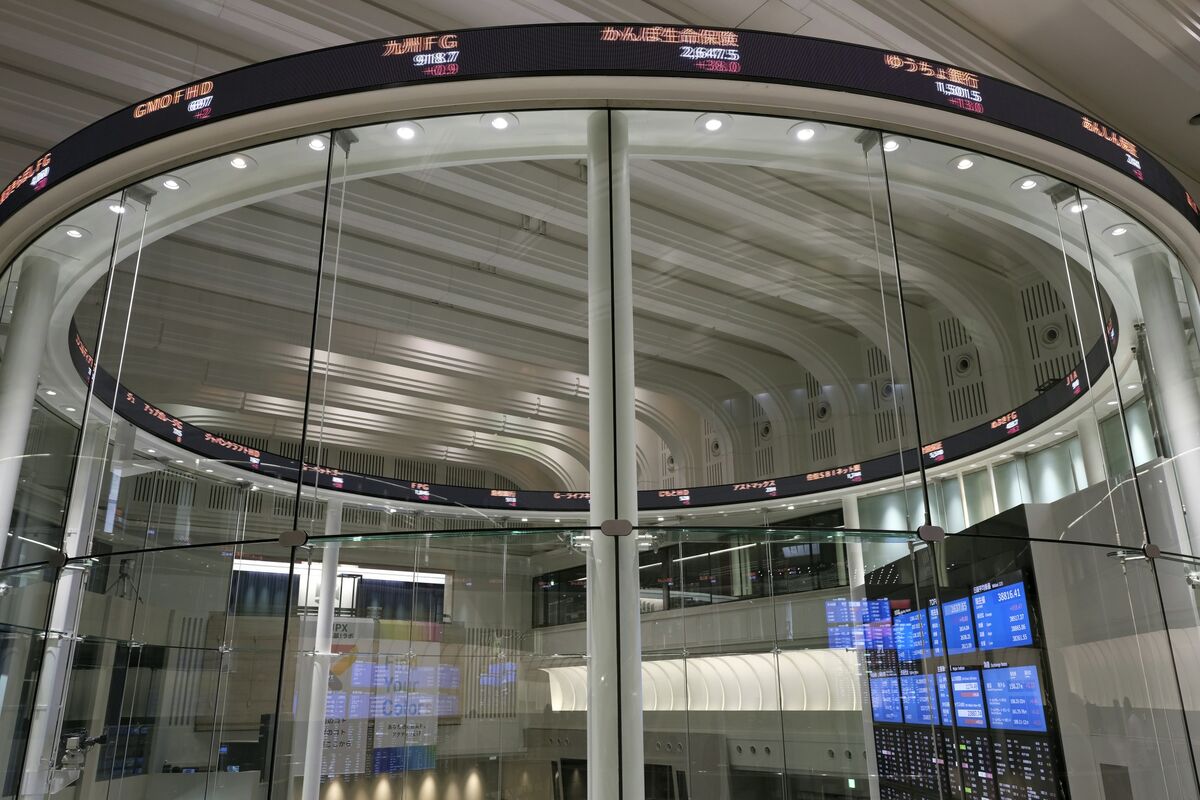 【日本市況】株が大幅安、「高市トレード」巻き戻し－債券先物は上昇