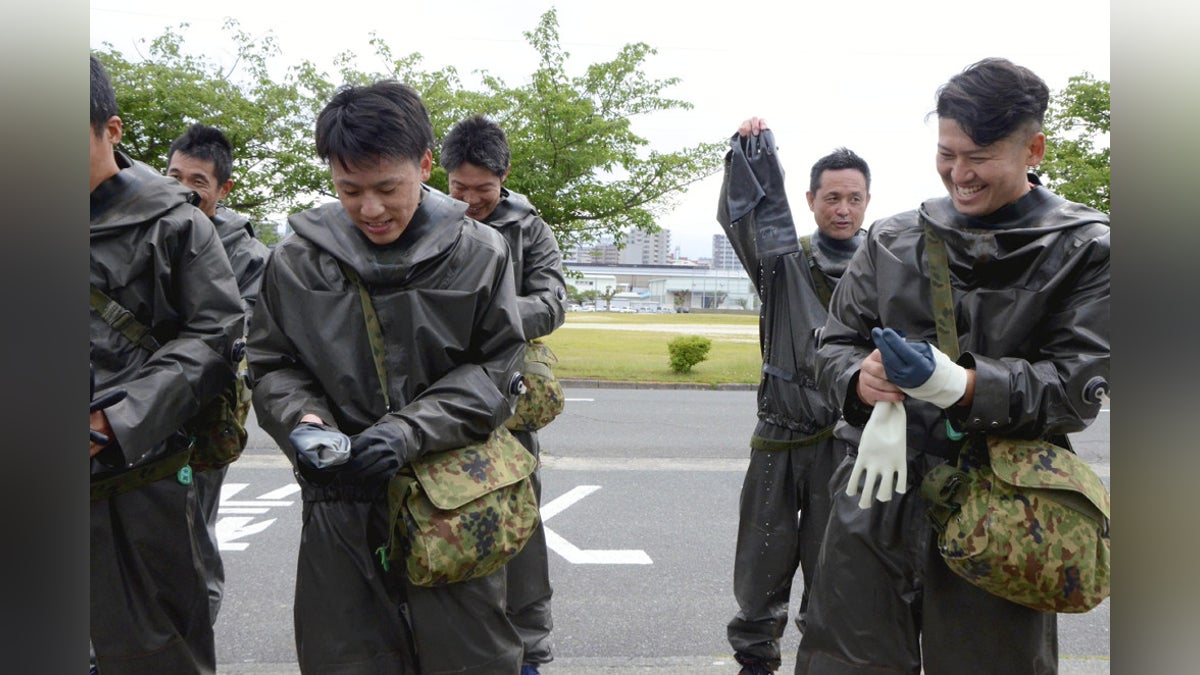 酷暑に備えよ、陸上自衛隊が暑さに慣れる訓練を導入…滝汗出して「疲労感も軽減」