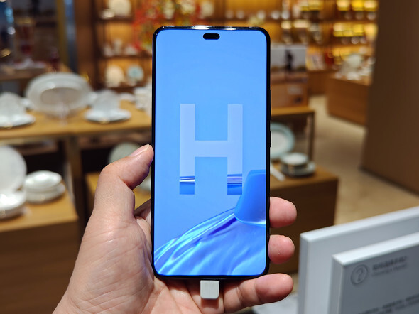 8000mAh“デカバ”のスマホ「HONOR Power」ならモバイルバッテリーは不要だ