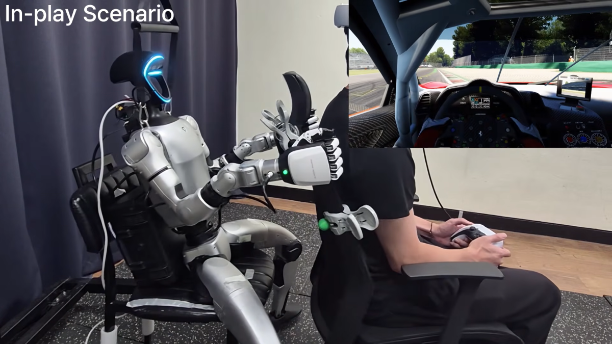 人型ロボットがVRドライブシミュレーターに合わせて後ろから椅子を揺らすシステム「HumanoidTurk」