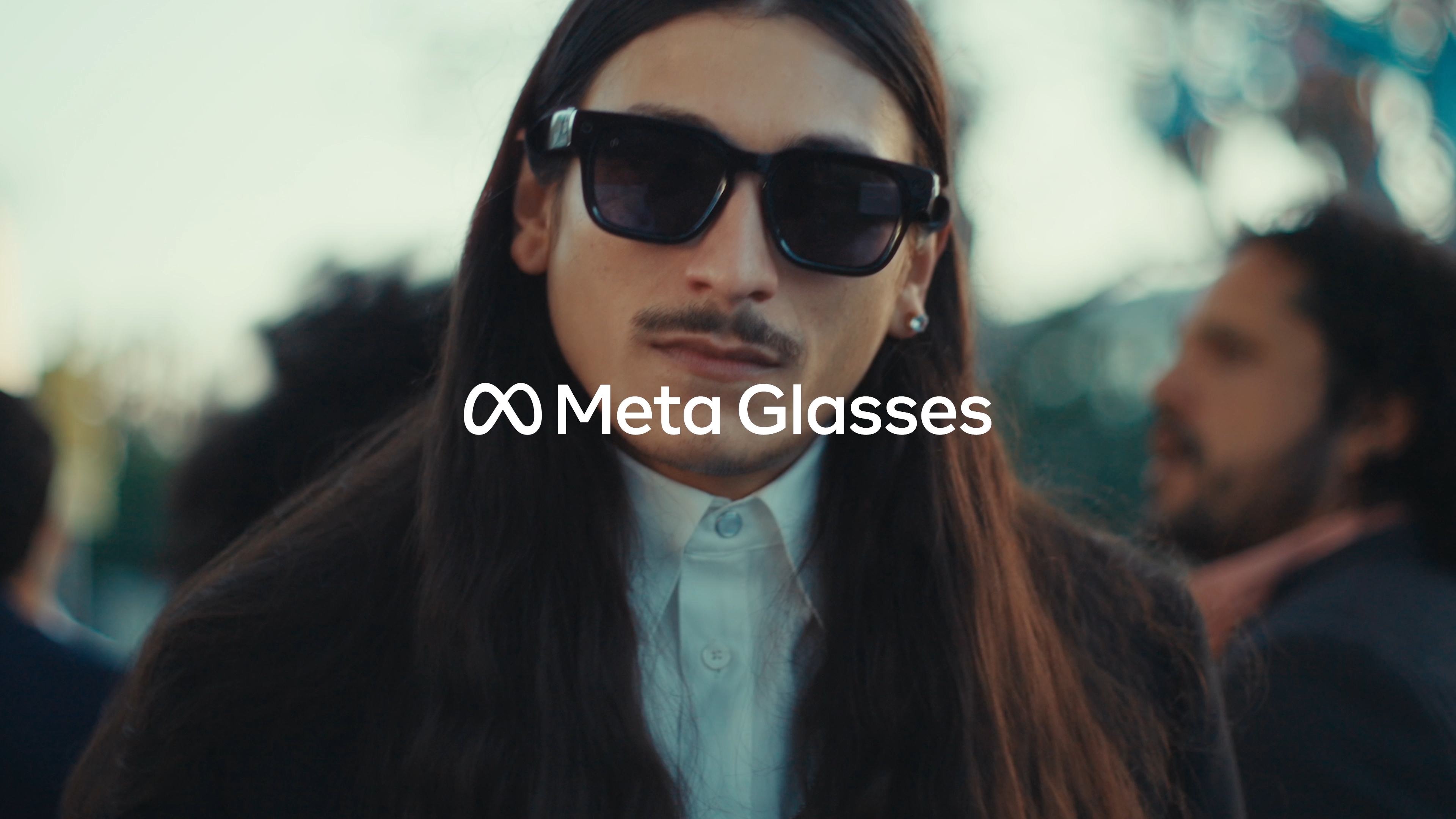 Meta、スマートグラス「Meta Glasses」を299ドルから発売 日本語のリアルタイム翻訳にも順次対応
