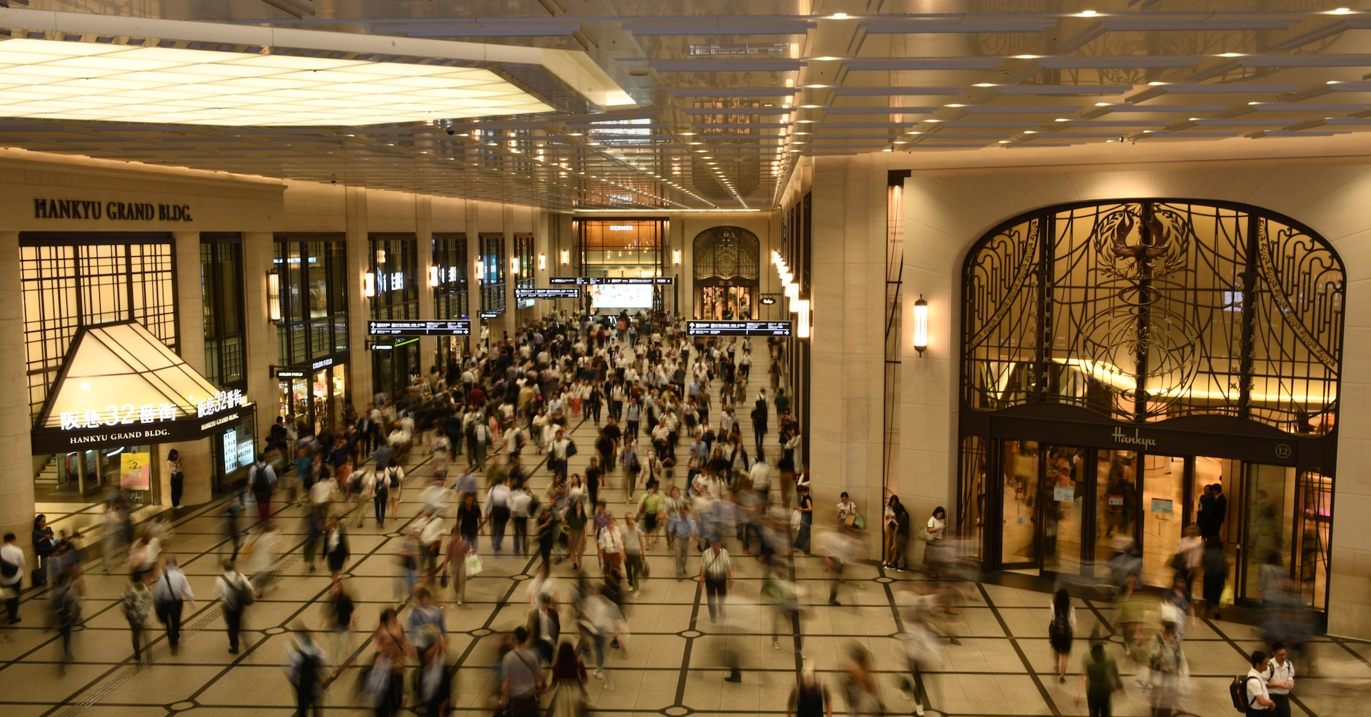 マクロスコープ：「百貨店売り場」にみる消費の温度差、高額品は健在も先行き慎重論