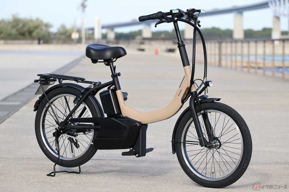 免許不要の電動モビリティ 日本の電気屋が「ペダルなし電動バイク」を開発 パナソニック初の特定小型原付「MU」2025年12月発売