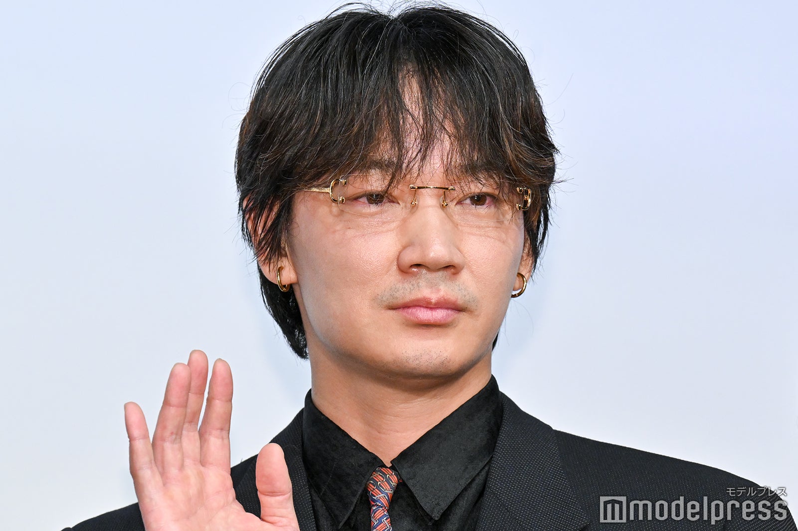 綾野剛、自身の提案シーン採用される 監督も称賛「監督はあっちですから」【星と月は天の穴】
