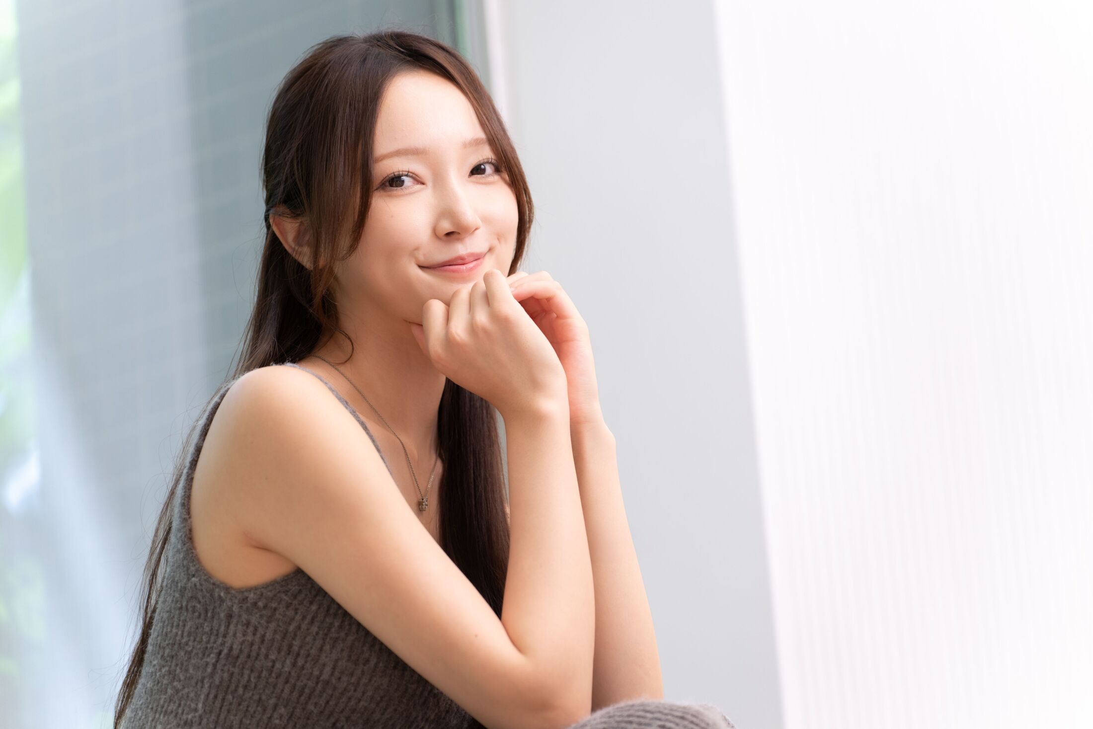 年収1000万超の大手コンサル入社→同期から「かわいい」「ヤリたい」と“セクハラ被害”→うつ病に…女性インフルエンサー（25）が入社半年で退職した経緯（文春オンライン）