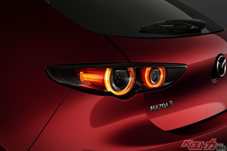 今からでも楽しめる!! 「真のクルマ好き中高年たち」の“遅咲きMT”好適車4選