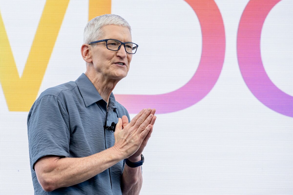 アップル全社員にＡＩ「掌握」迫る－クックＣＥＯが異例の会議