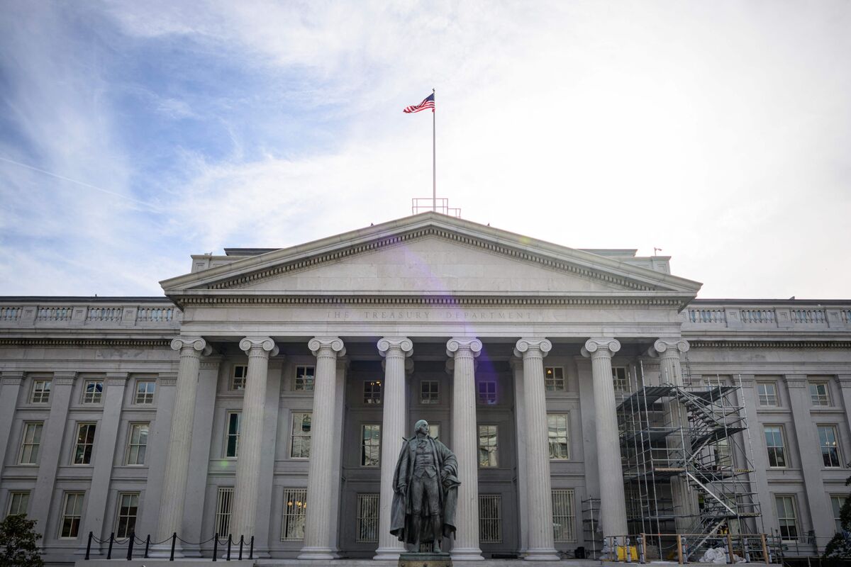 米国債の売り一服、弱い求人件数統計で利下げ観測強まる
