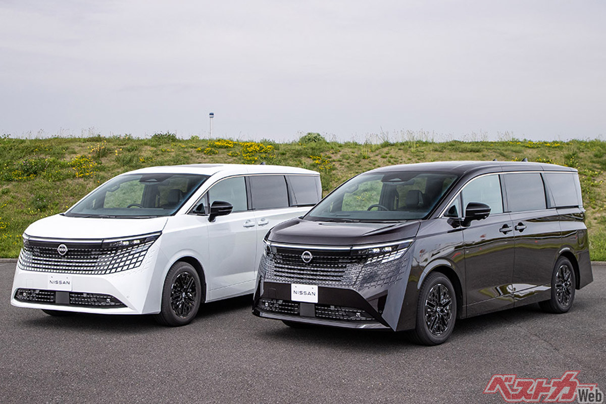助手席と2列目の3人が同時に足を伸ばせる!! 新型エルグランドのトリプルオットマンが贅沢すぎる