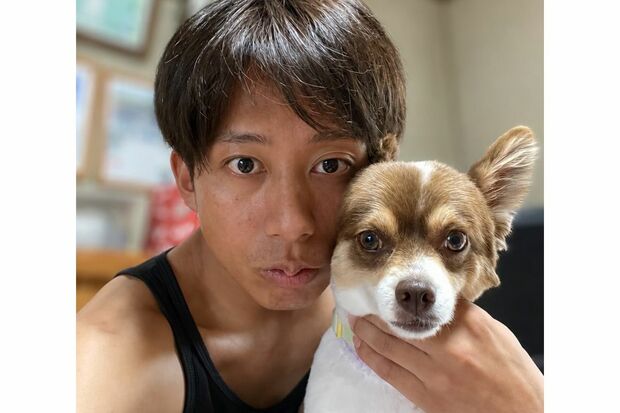 「はい、ニートです」 元広島・羽月隆太郎がSNSフォロワー15万人超え、ライブ配信で語られた“進路”