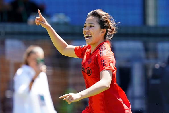 谷川萌々子が神トラップからの衝撃ゴール！ 20歳なでしこMFの“上手すぎる”スーパープレイが話題に 「やはり格が違う」