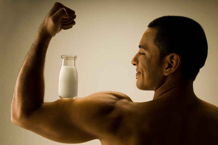 【科学的根拠なし】スーパーフードとして「母乳」が爆売れ！買い手はマッチョたち！