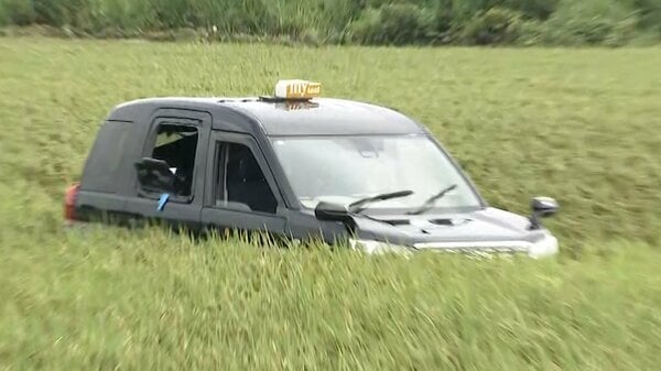 タクシーに閉じ込めも 8人死亡 今も放置車両1000台超 千葉記録的豪雨