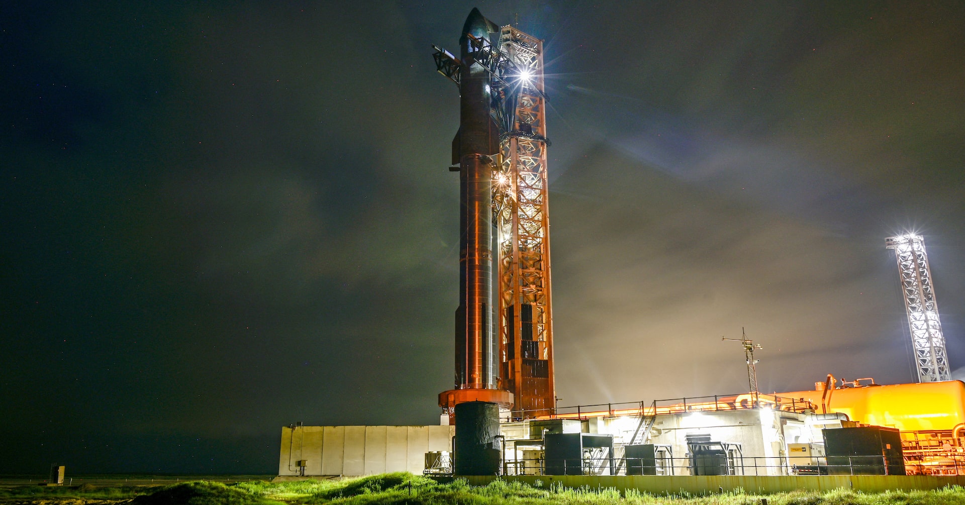 スペースＸ「スターシップ」、打ち上げ延期 地上システムに問題