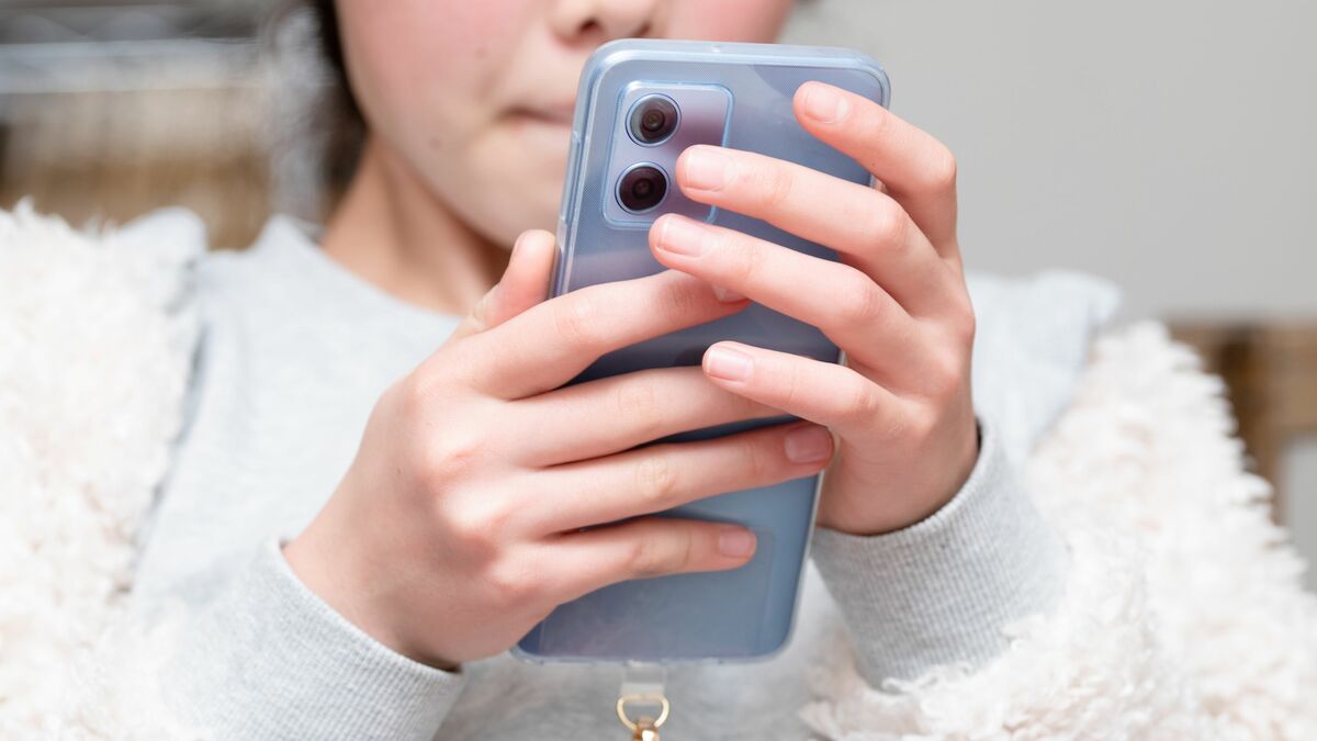 ｢頭のいい子が育つ家庭｣ではやっている…｢没収｣でも｢禁止｣でもない"スマホ認知症で成績ダウン"回避法 ｢粘り強く考える力｣がヨボヨボになり算数･数学に悪影響