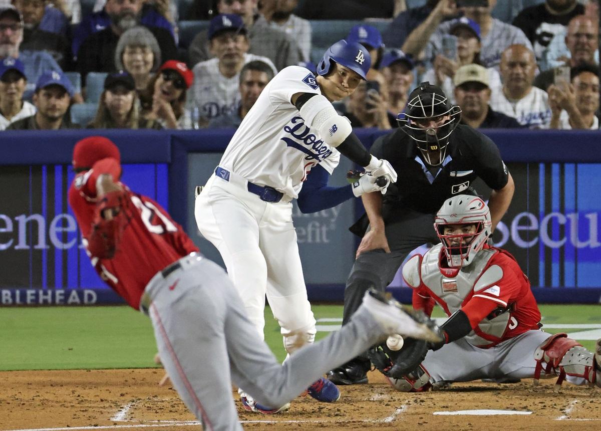 ドジャースのワイルドカードシリーズの戦いを展望 「失うものがない」レッズの強力先発3本柱が立ちはだかる