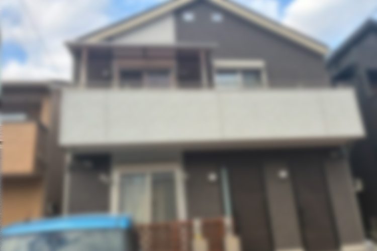 《“お前の足を切って渡すから足を出せ”50代姉を監禁・暴行》「インターホンを押しても出ない」「高級外車が2台」市川陽崇・奈美容疑者夫妻 “恐怖の二世帯住宅”への近隣証言