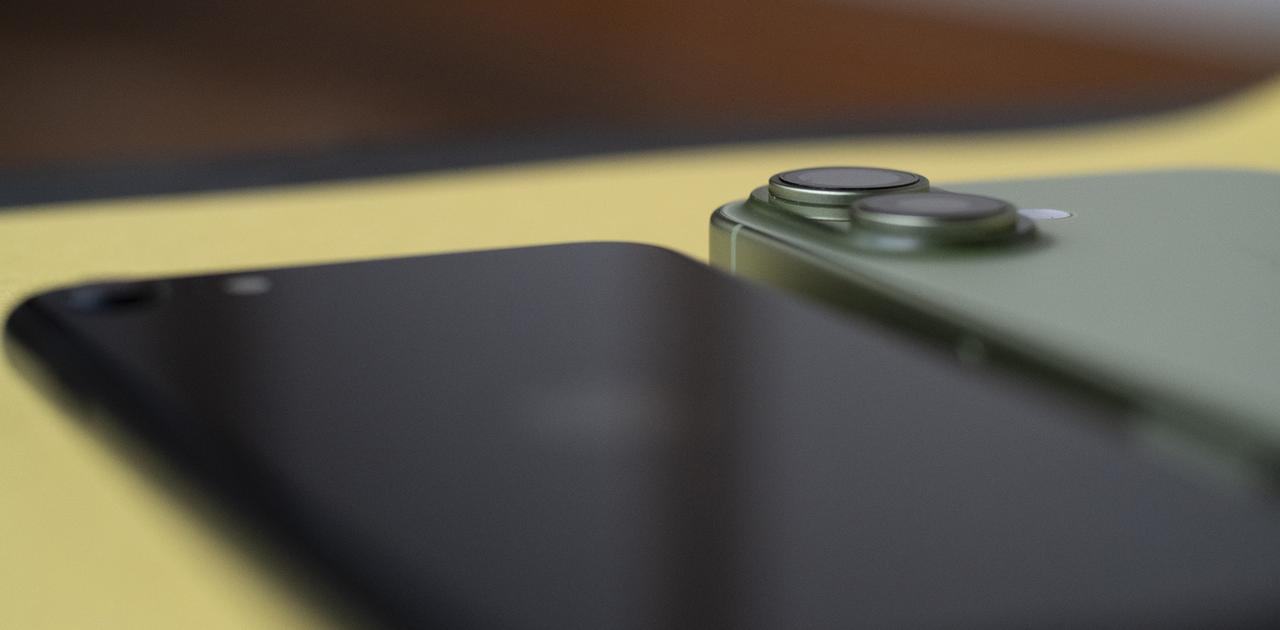 iPhone 17を3週間使ってみたけど、やっぱりiPhone SEは手放せなかった