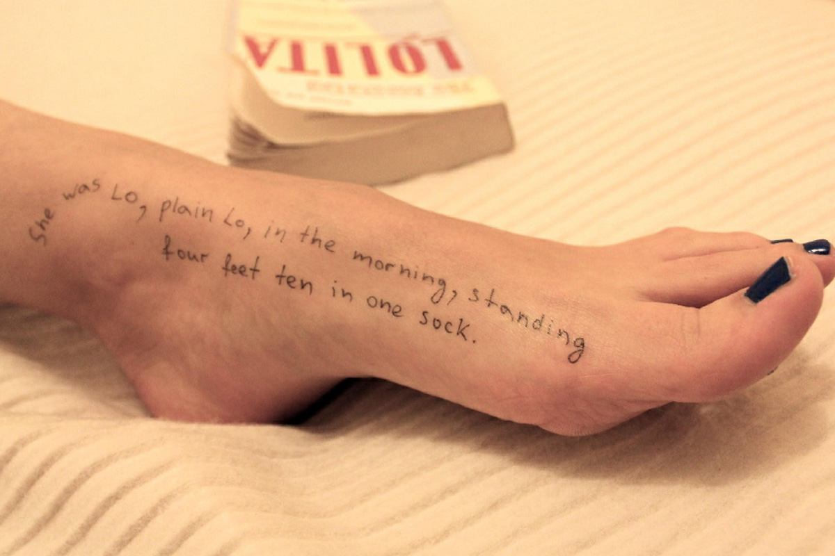 《女性たちの胸元、足、腰に書き込まれた文字の不気味…》10代少女らが被害を受けた闇深い人身売買事件で写真公開 米・心理学者が分析する“嫌悪される理由”とは