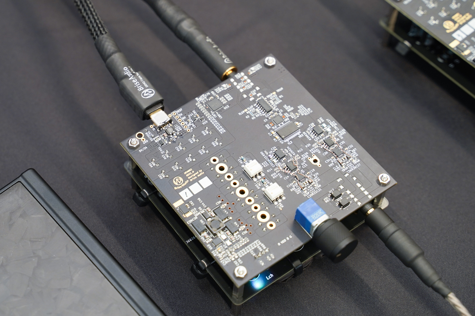 Brise Works卓上ヘッドフォンアンプ、DUNU新イヤフォン、MADOO「Typ930」、中国人気7ブランド登場