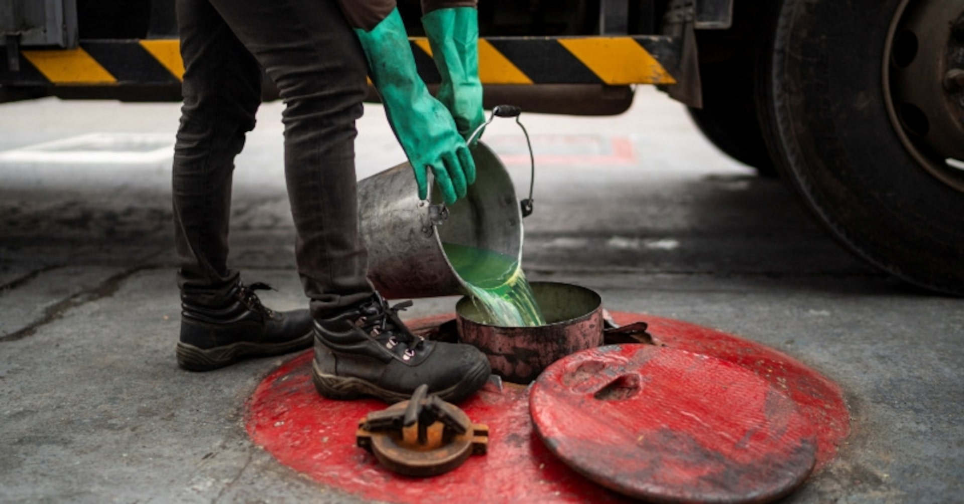 イラン戦争で原油急騰、各国が対策に奔走 備蓄放出も